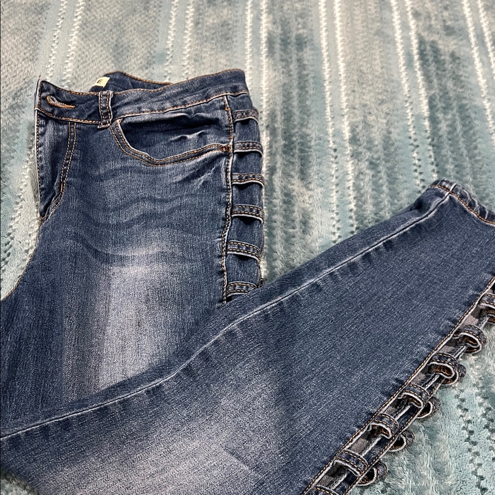 Stylish Blue Jeans with Side Detailing